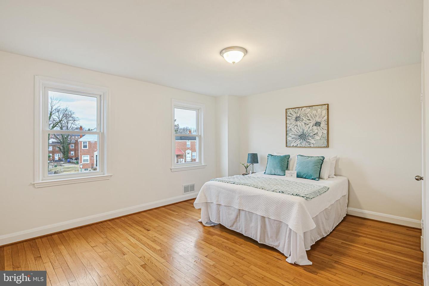 733 Bethnal Rd Property Photo 14