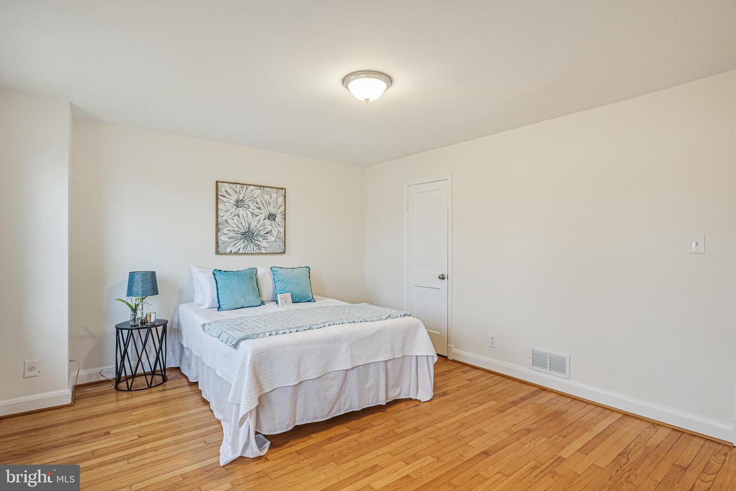 733 Bethnal Rd Property Photo 15