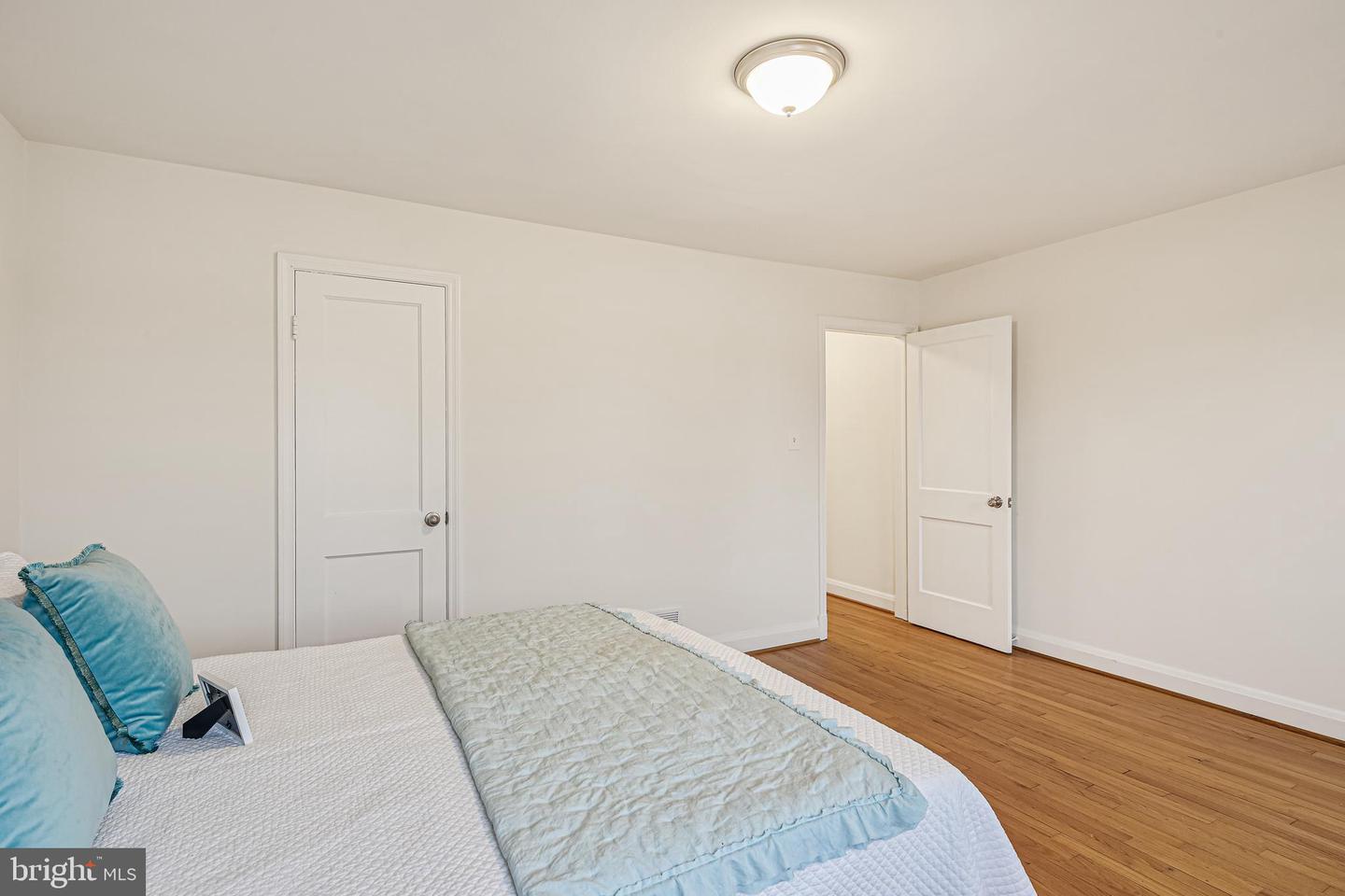 733 Bethnal Rd Property Photo 16