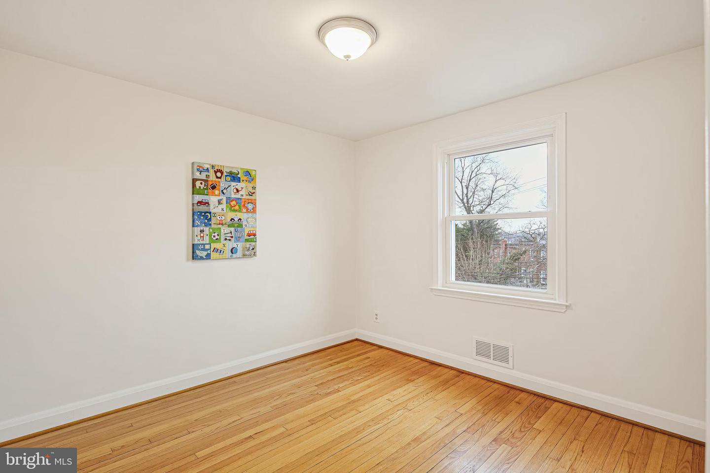 733 Bethnal Rd Property Photo 17