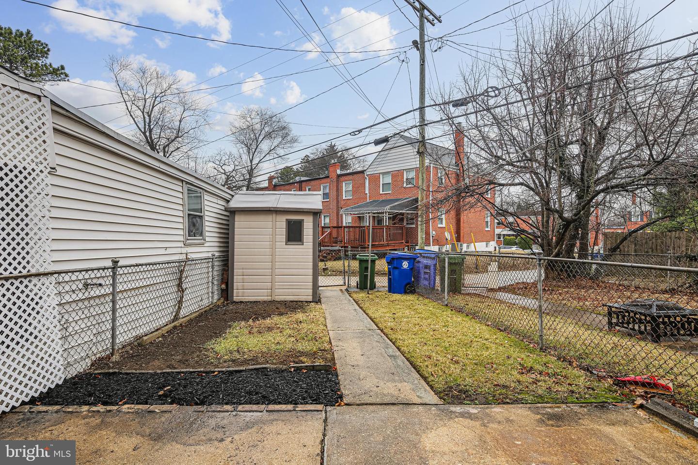 733 Bethnal Rd Property Photo 24