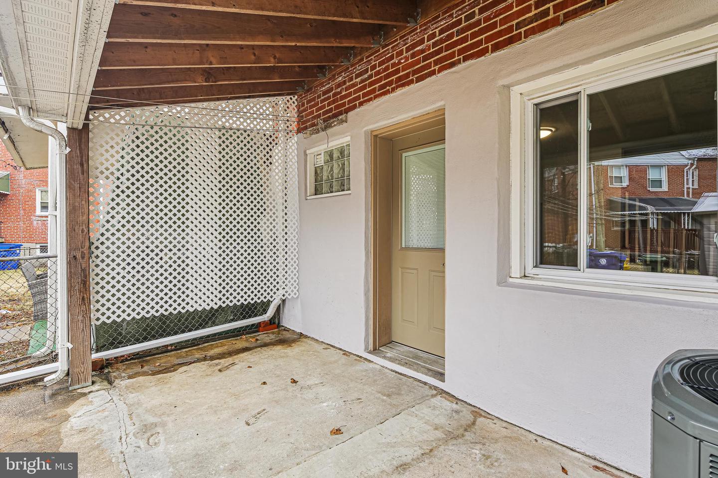 733 Bethnal Rd Property Photo 25