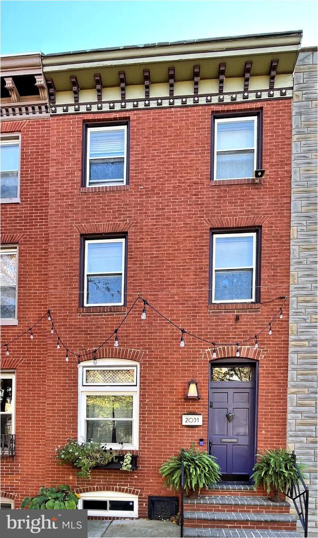 2031 E Lombard St Property Photo 2