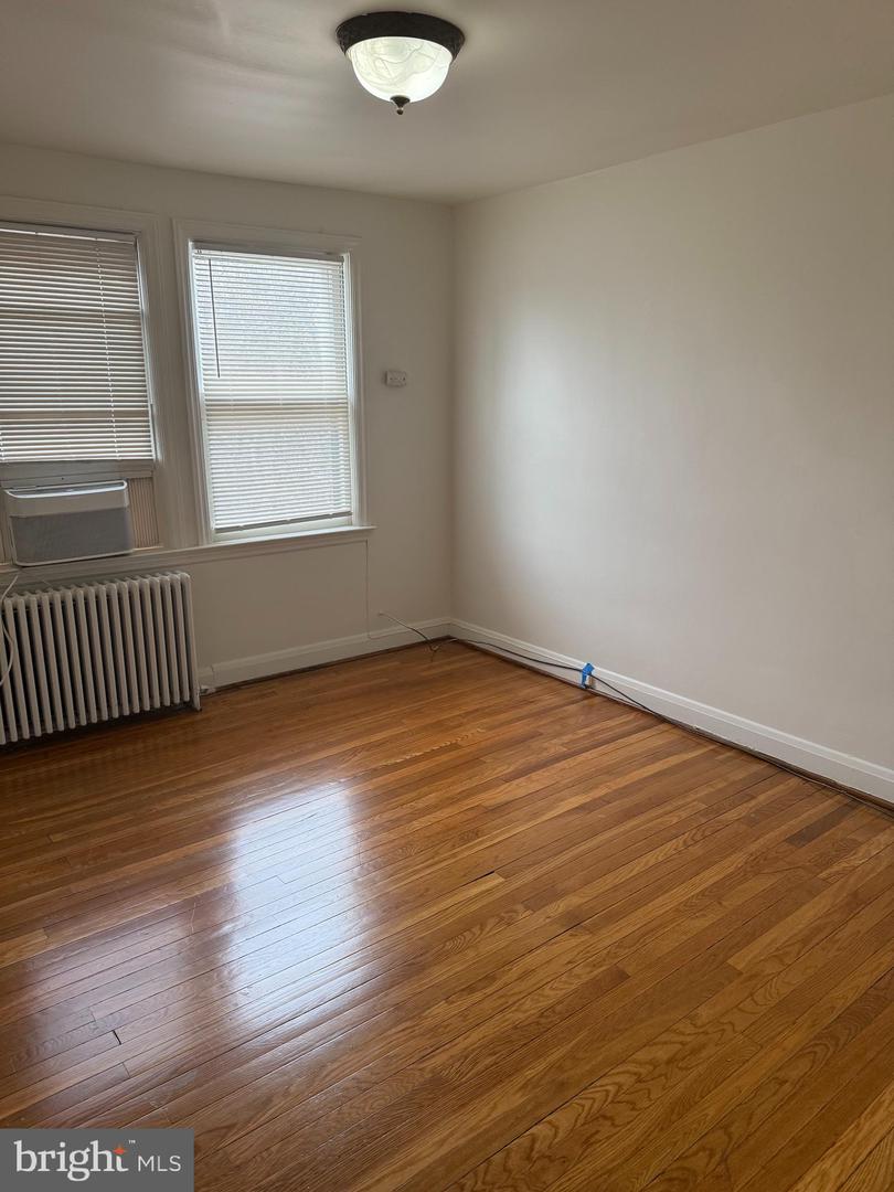 3529 Pelham Ave Property Photo 4