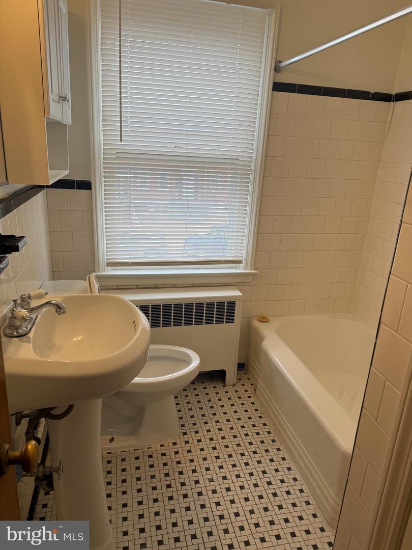 3529 Pelham Ave Property Photo 6