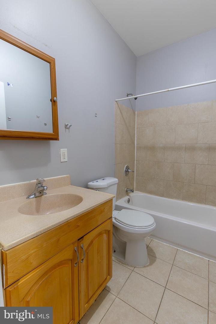 1905 Druid Hill Ave Property Photo 16
