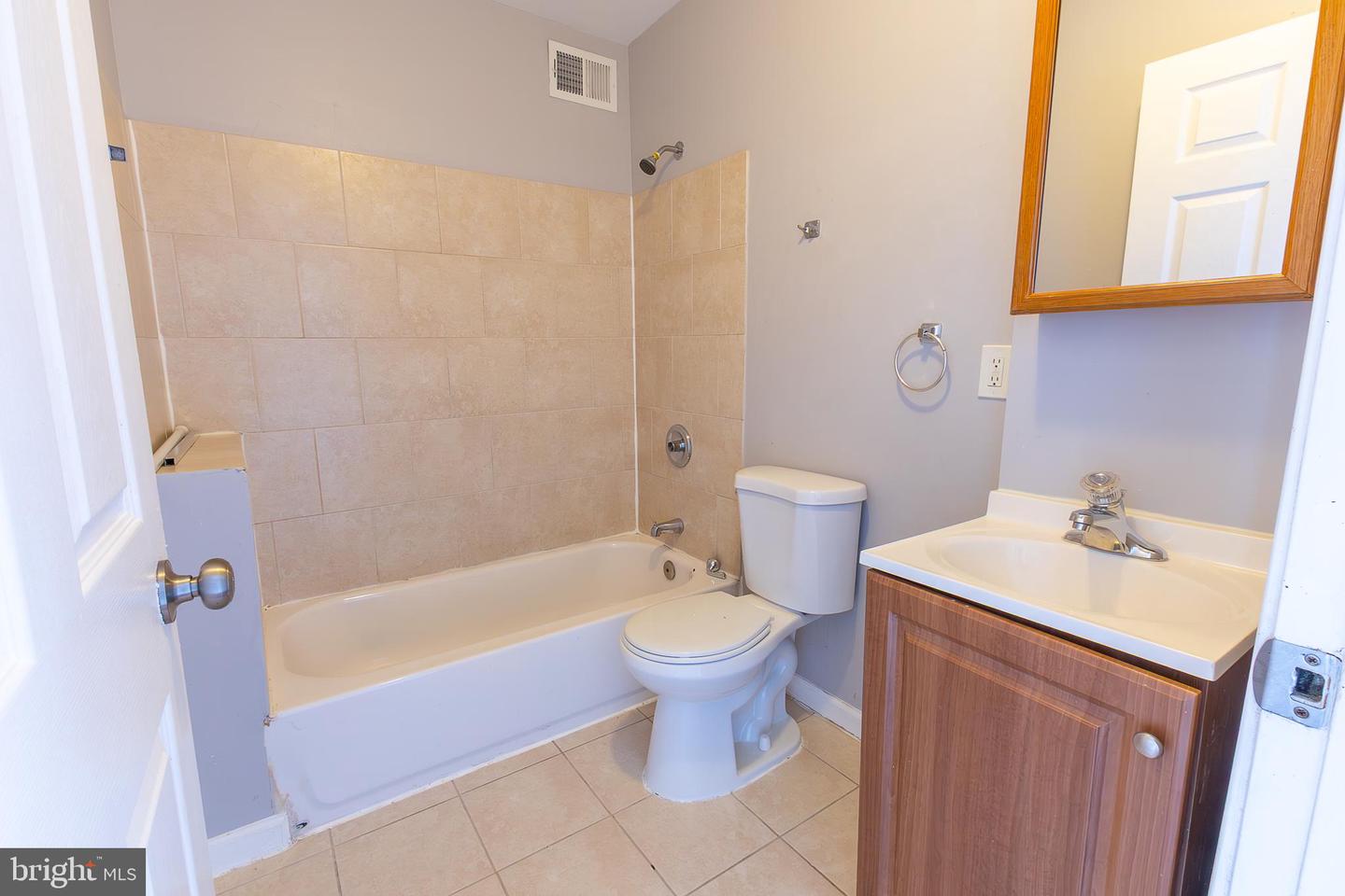 1905 Druid Hill Ave Property Photo 24