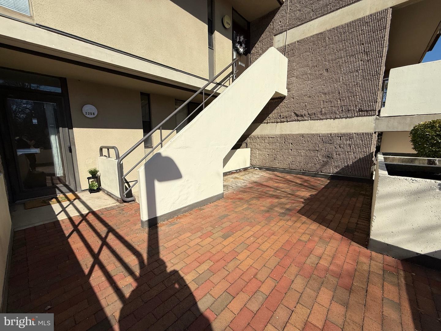 2206 Deerfern Crescent Property Photo 4