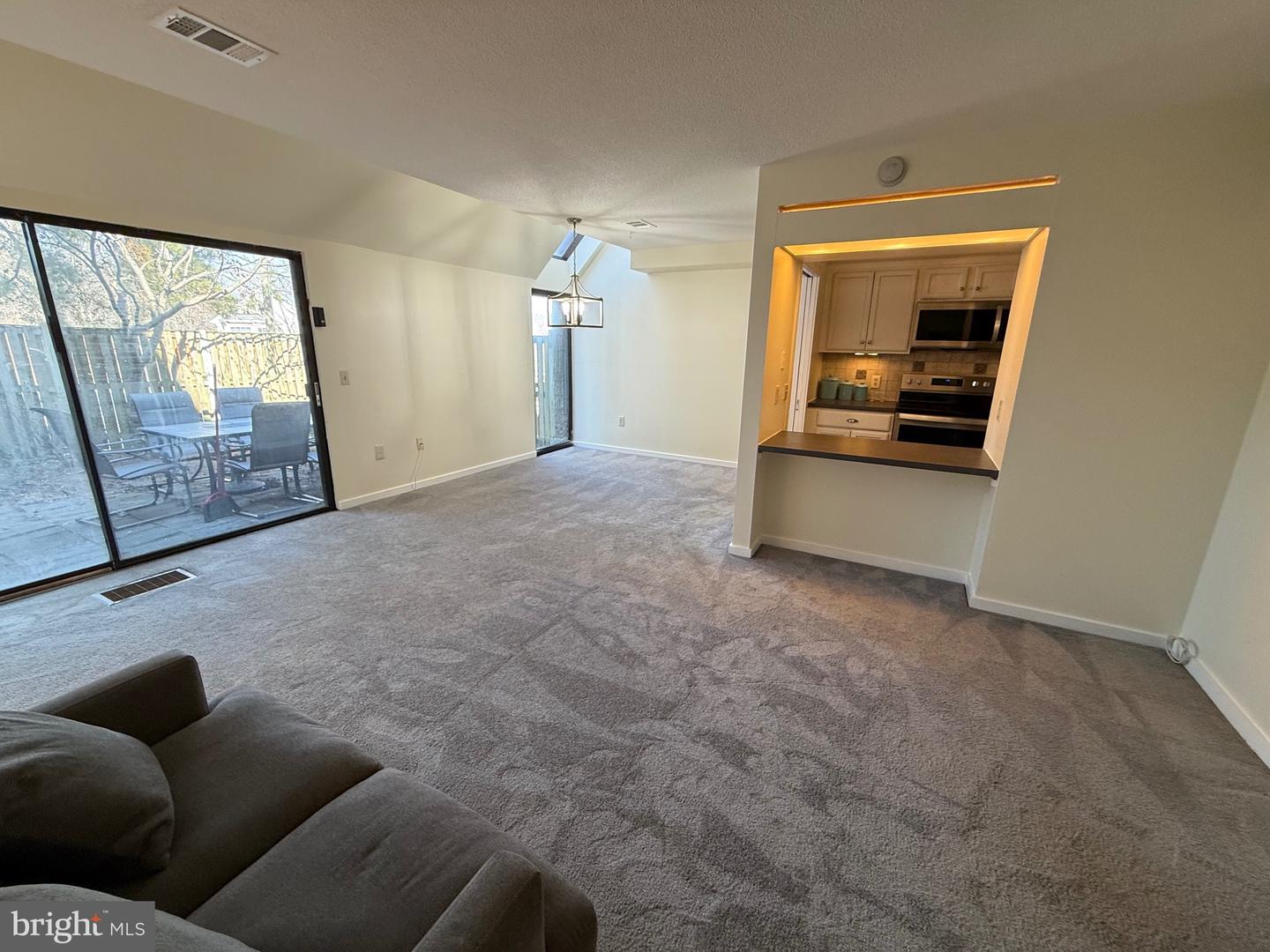 2206 Deerfern Crescent Property Photo 11