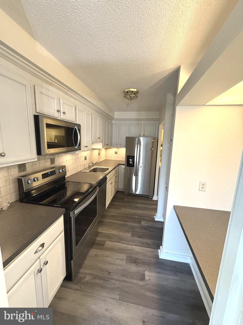 2206 Deerfern Crescent Property Photo 17