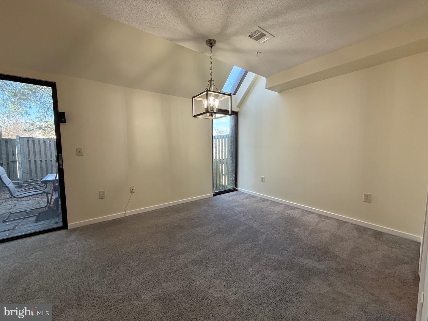 2206 Deerfern Crescent Property Photo 20
