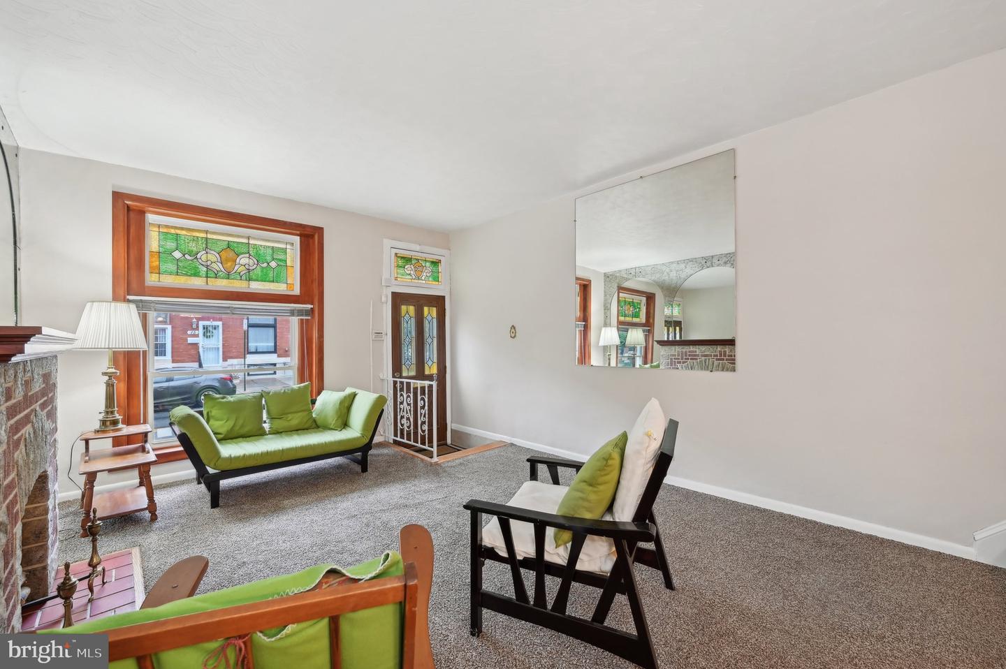 16 Ellwood Ave Property Photo 7