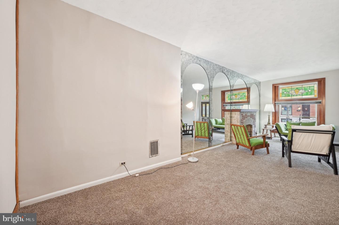 16 Ellwood Ave Property Photo 9