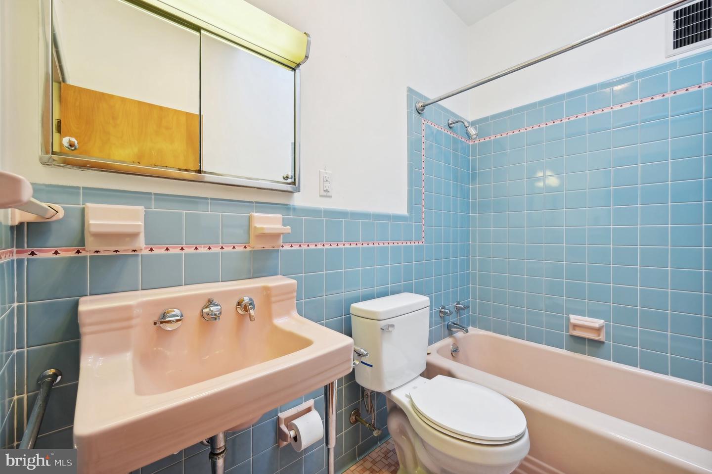 16 Ellwood Ave Property Photo 20
