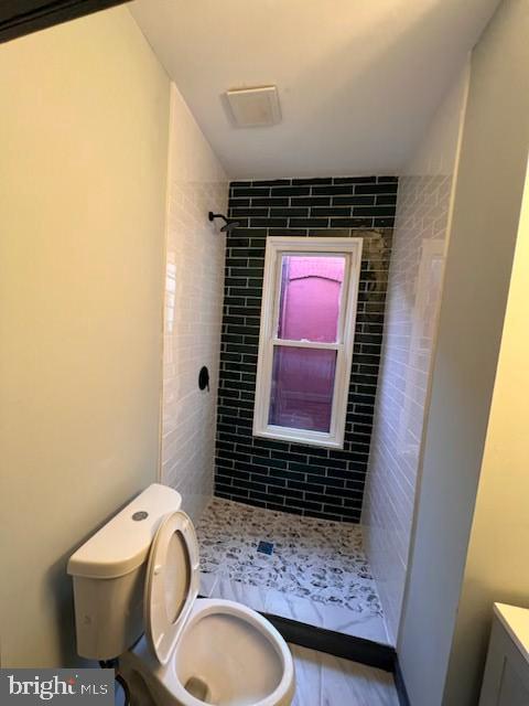 2032 Hollins St Property Photo 7