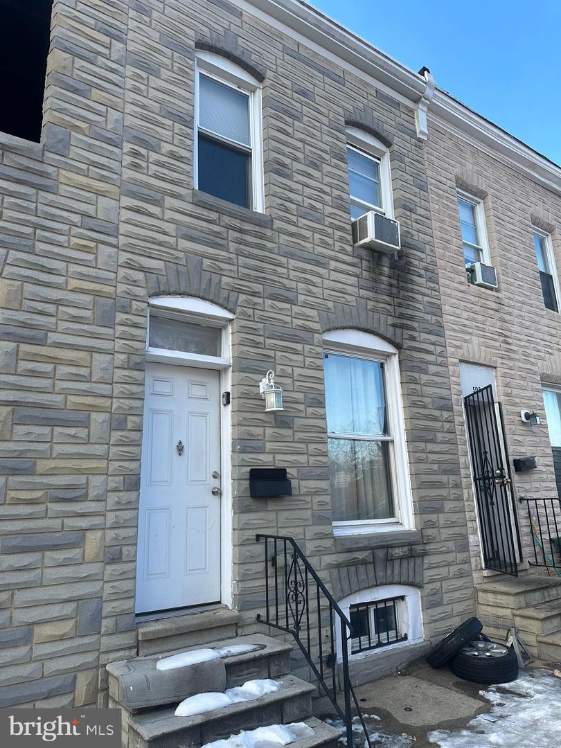 510 S SMALLWOOD ST Property Photo 1