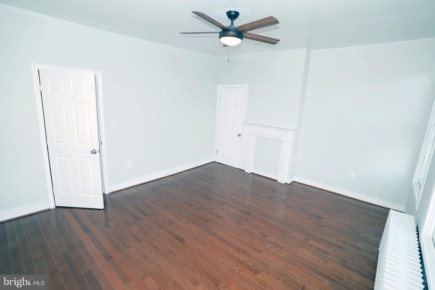 1519 W Lombard St Property Photo 9