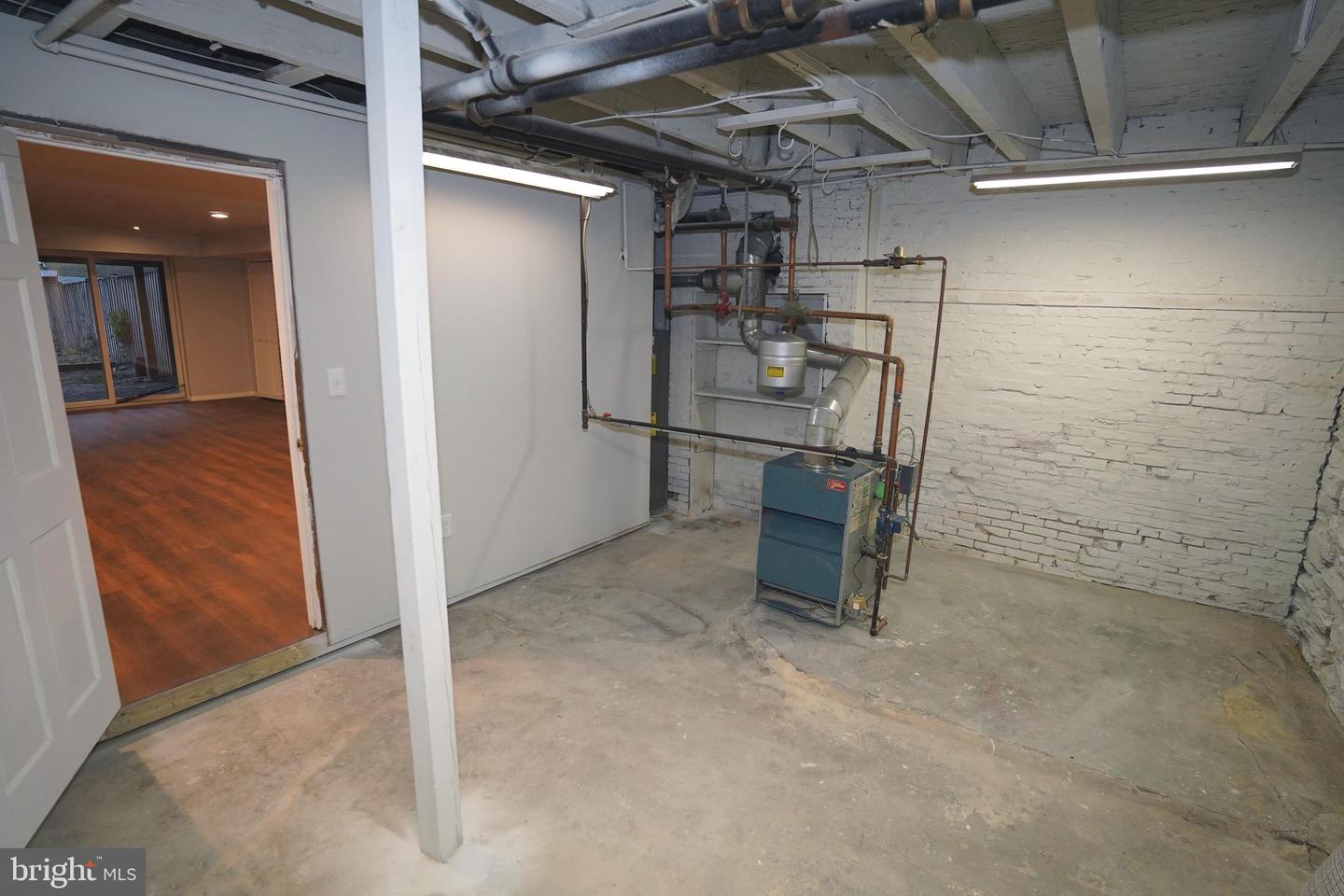 1519 W Lombard St Property Photo 29