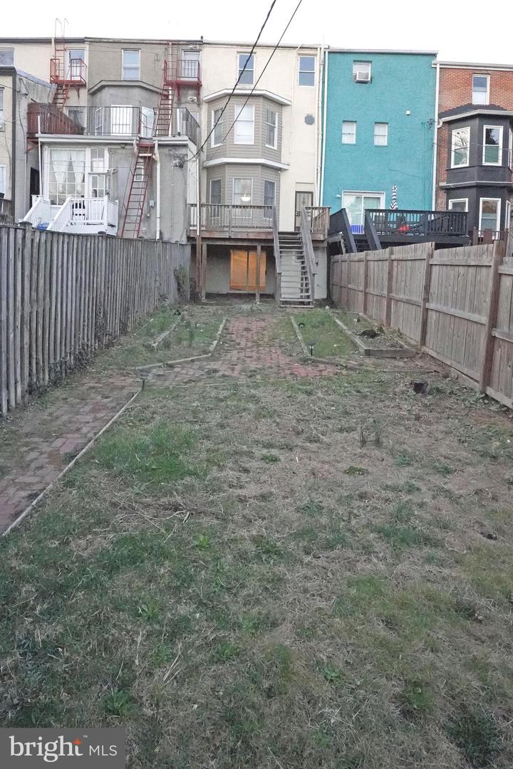 1519 W Lombard St Property Photo 30