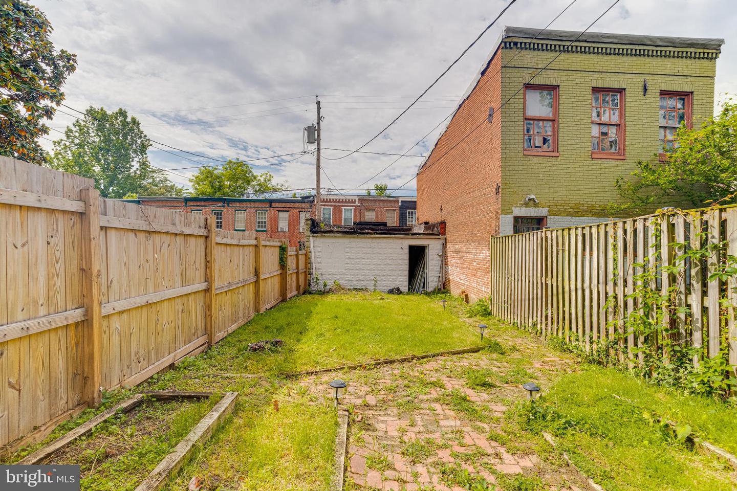 1519 W Lombard St Property Photo 32