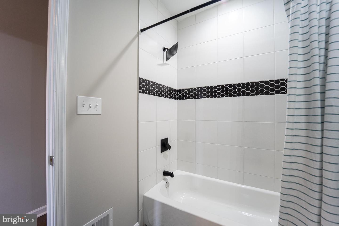 1528 Druid Hill Ave Property Photo 29