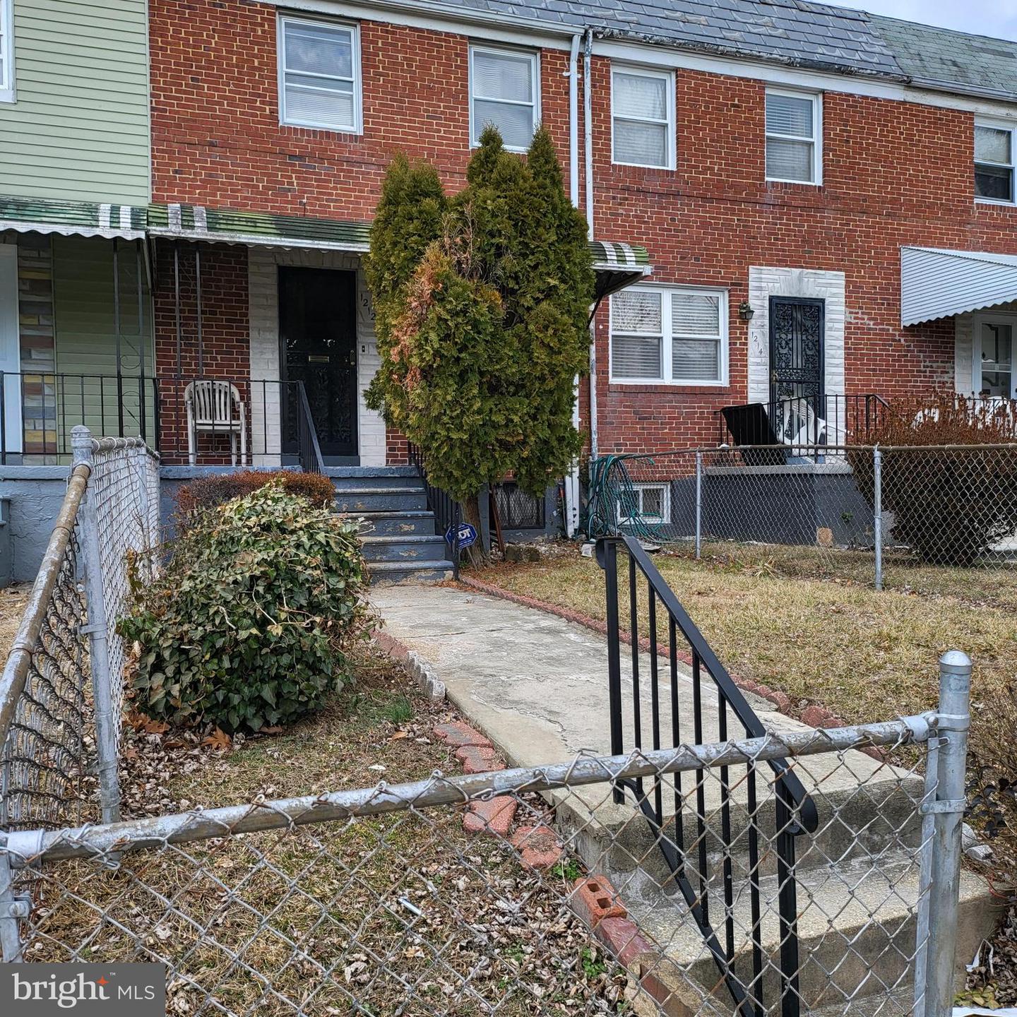 1212 N Augusta Ave Property Photo 1