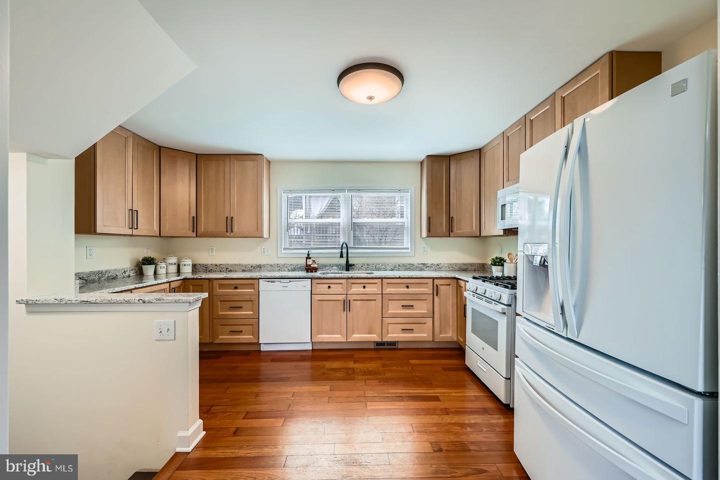 7213 Glenoak Ave Property Photo 13