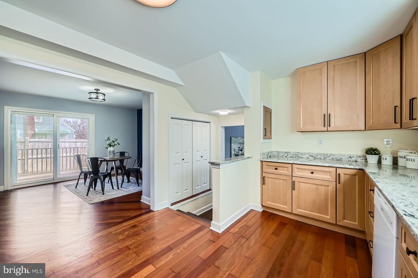 7213 Glenoak Ave Property Photo 15