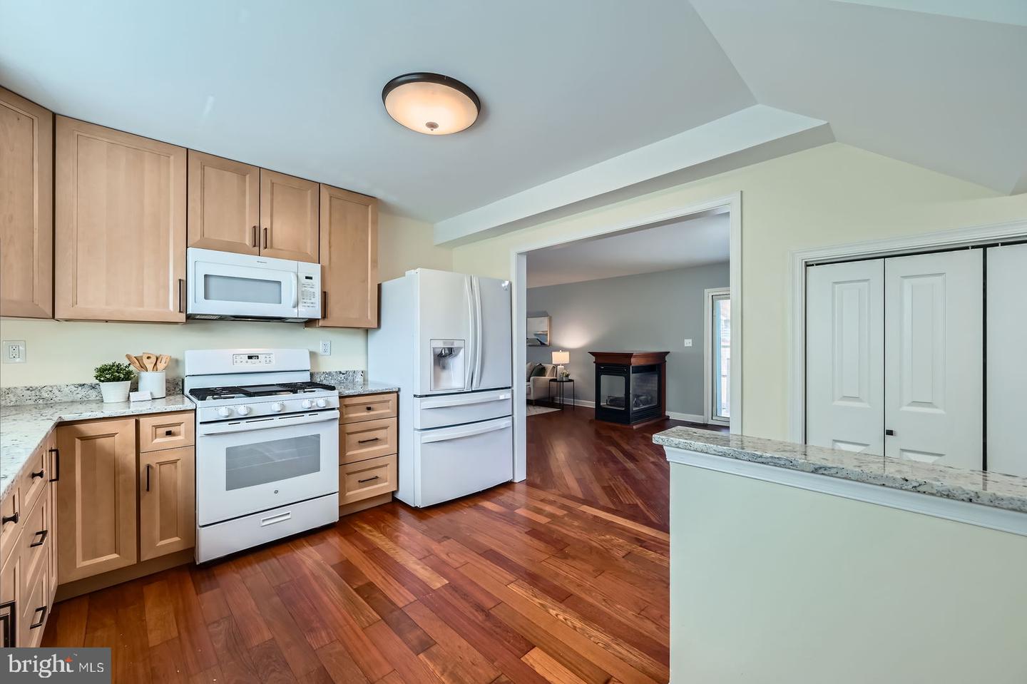 7213 Glenoak Ave Property Photo 16