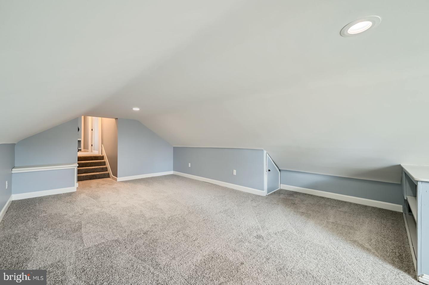 7213 Glenoak Ave Property Photo 32