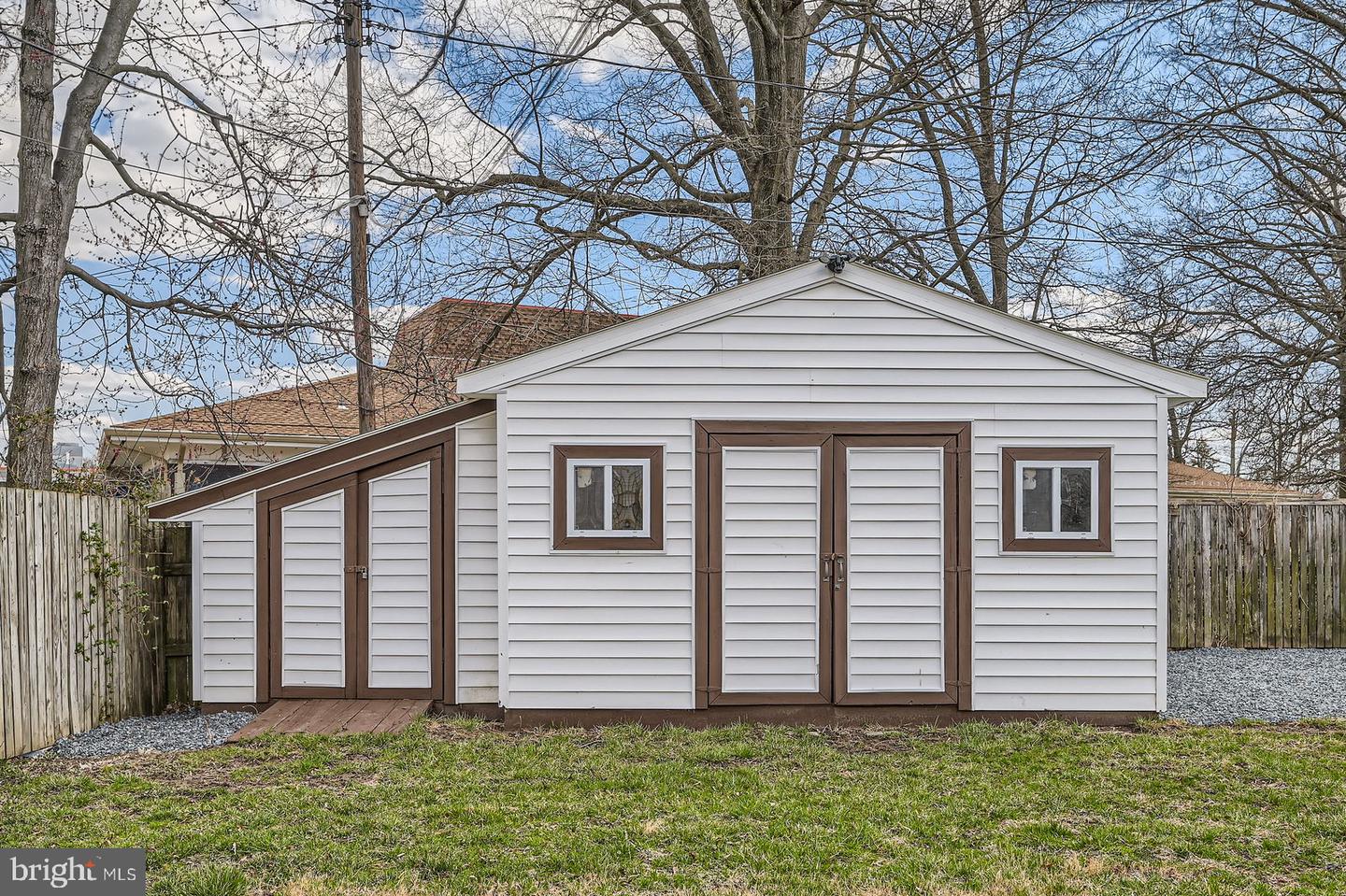 7213 Glenoak Ave Property Photo 46