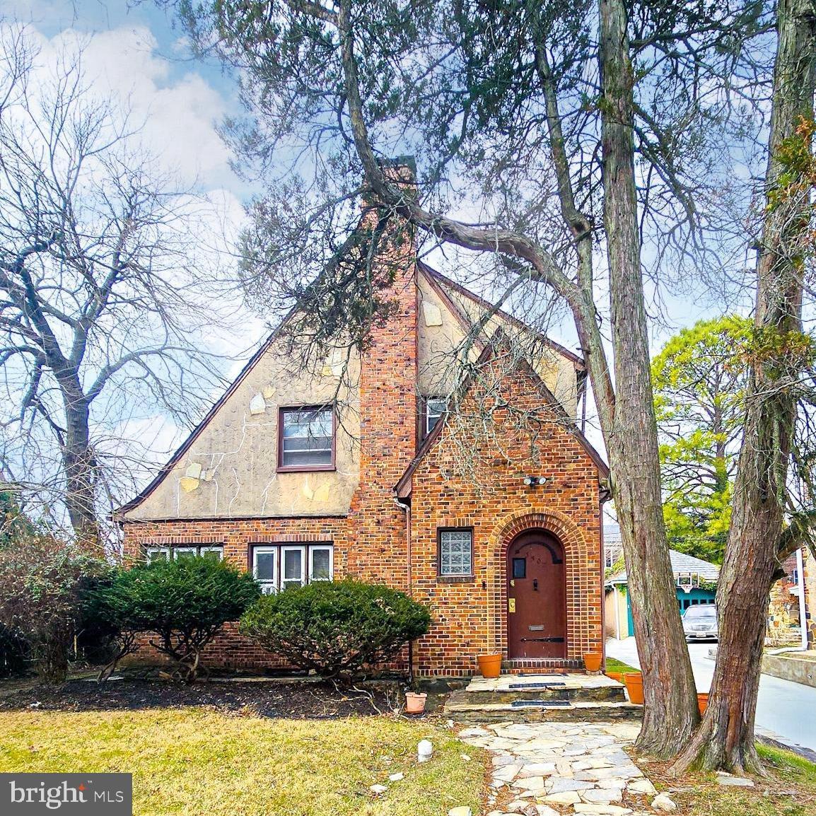 Ashburton Historic District Real Estate Listings Main Image