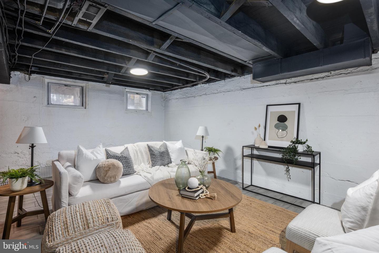 3933 Greenmount Ave Property Photo 3