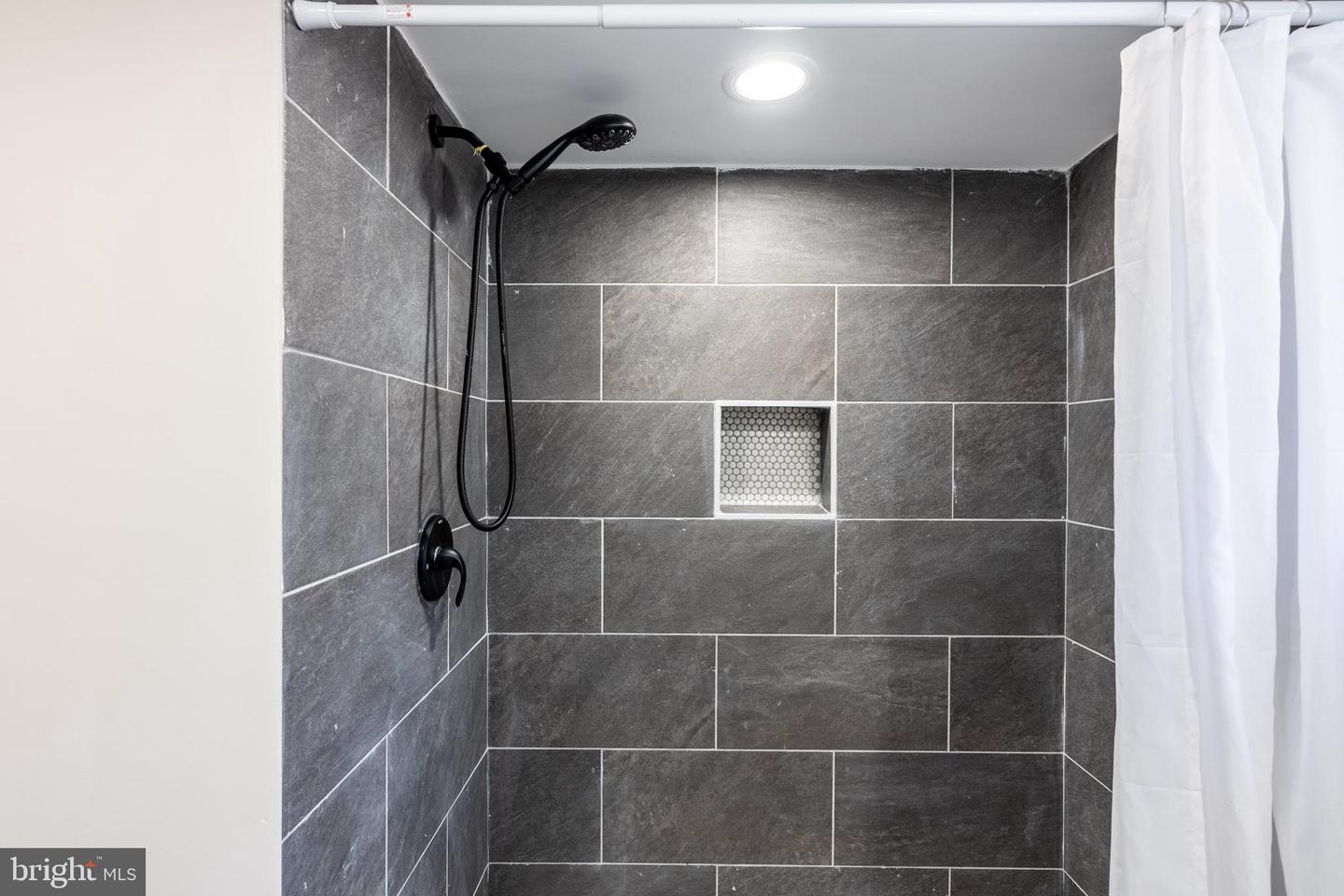 3933 Greenmount Ave Property Photo 27