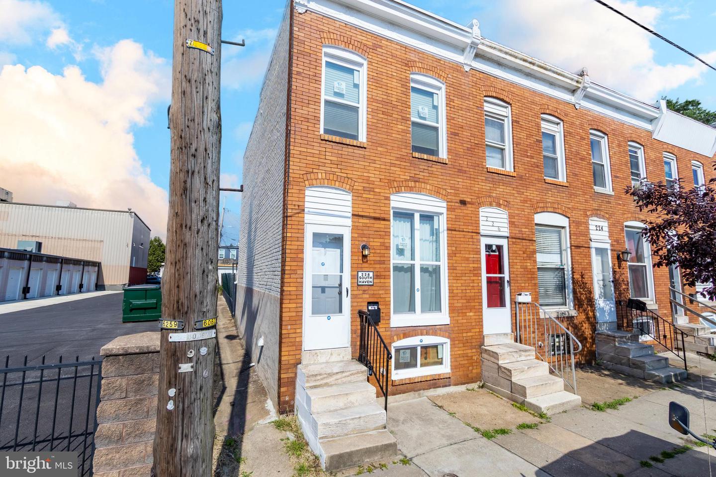 228 S Haven St Property Photo 1