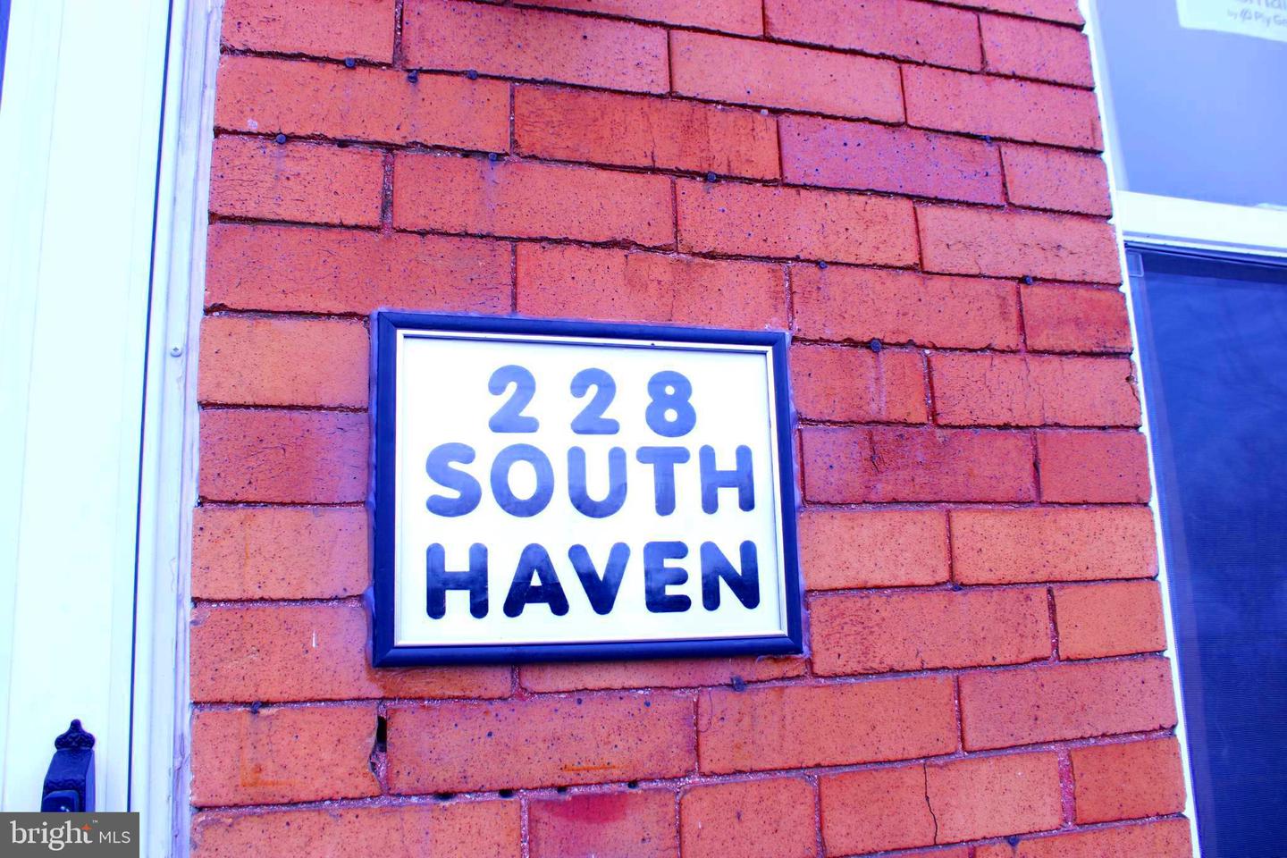 228 S Haven St Property Photo 21