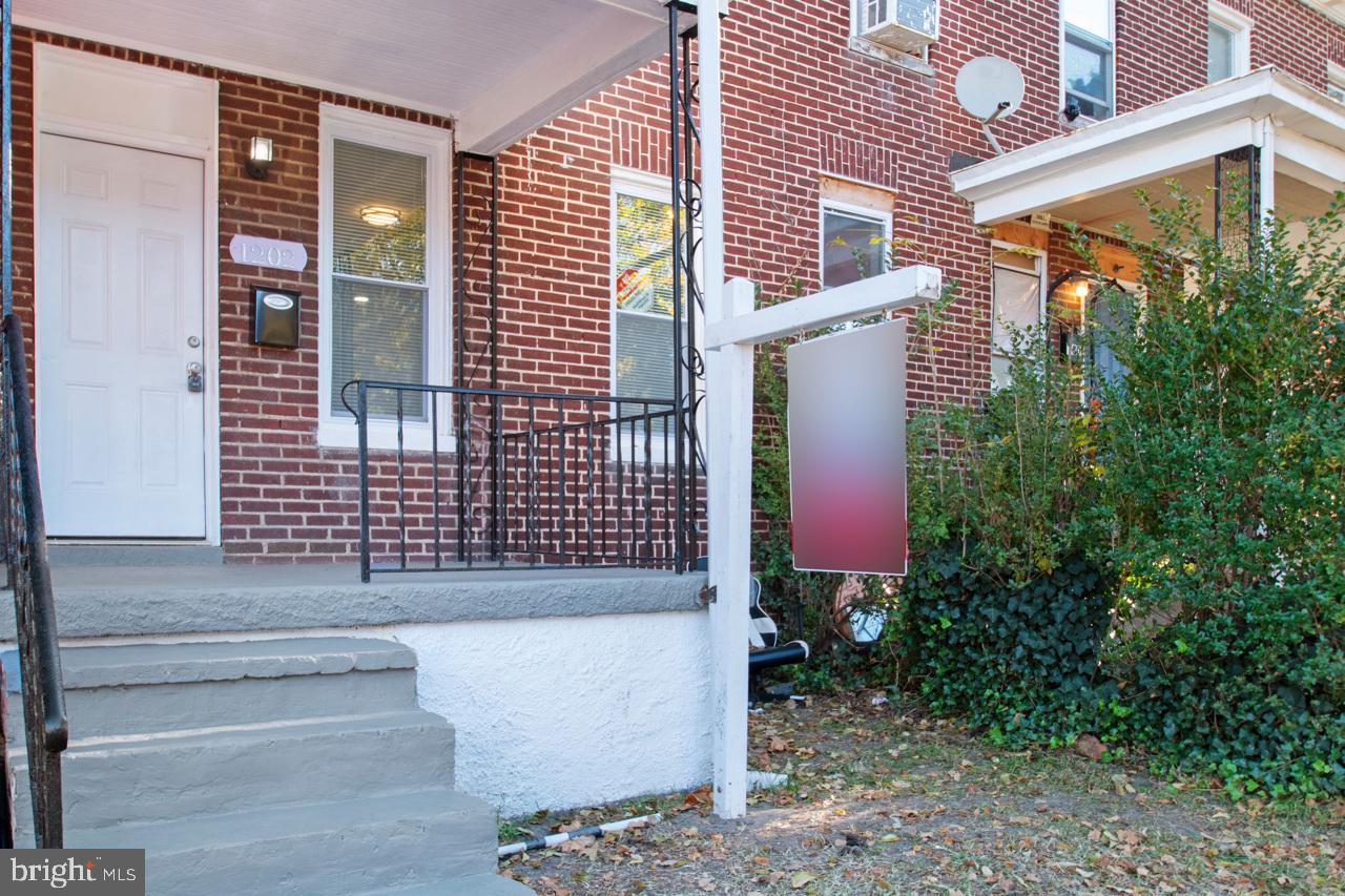 1202 Darley Ave Property Photo 4