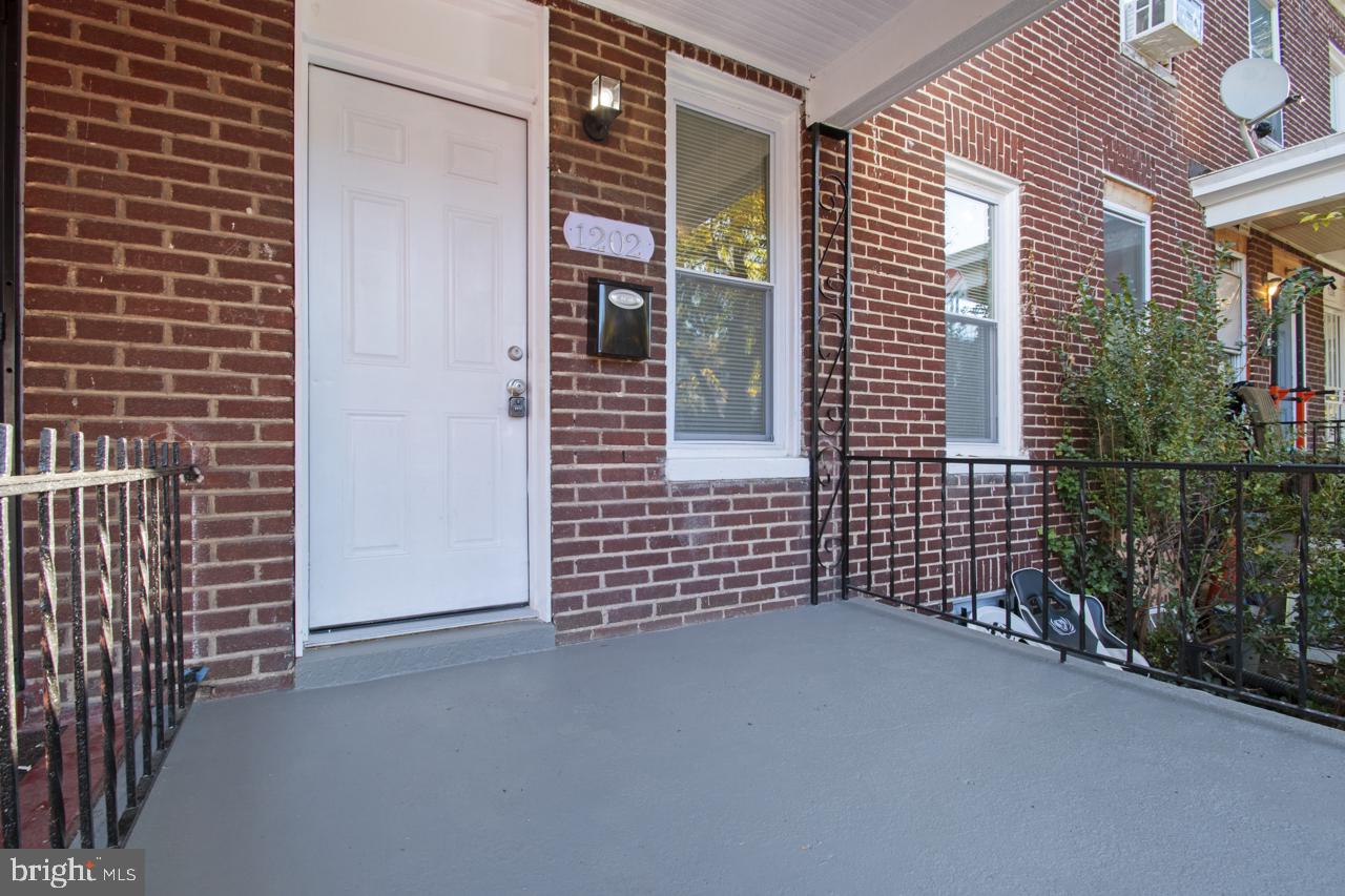 1202 Darley Ave Property Photo 5