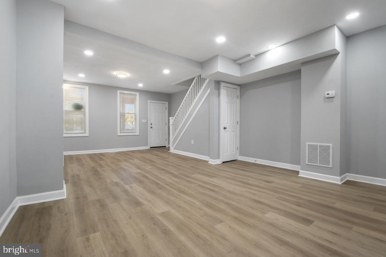 1202 Darley Ave Property Photo 6
