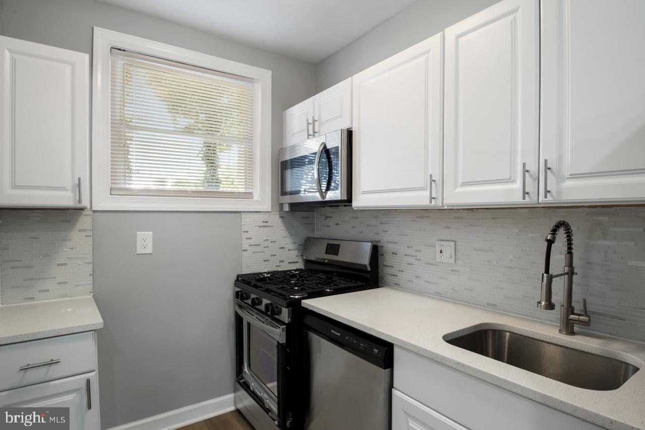 1202 Darley Ave Property Photo 12