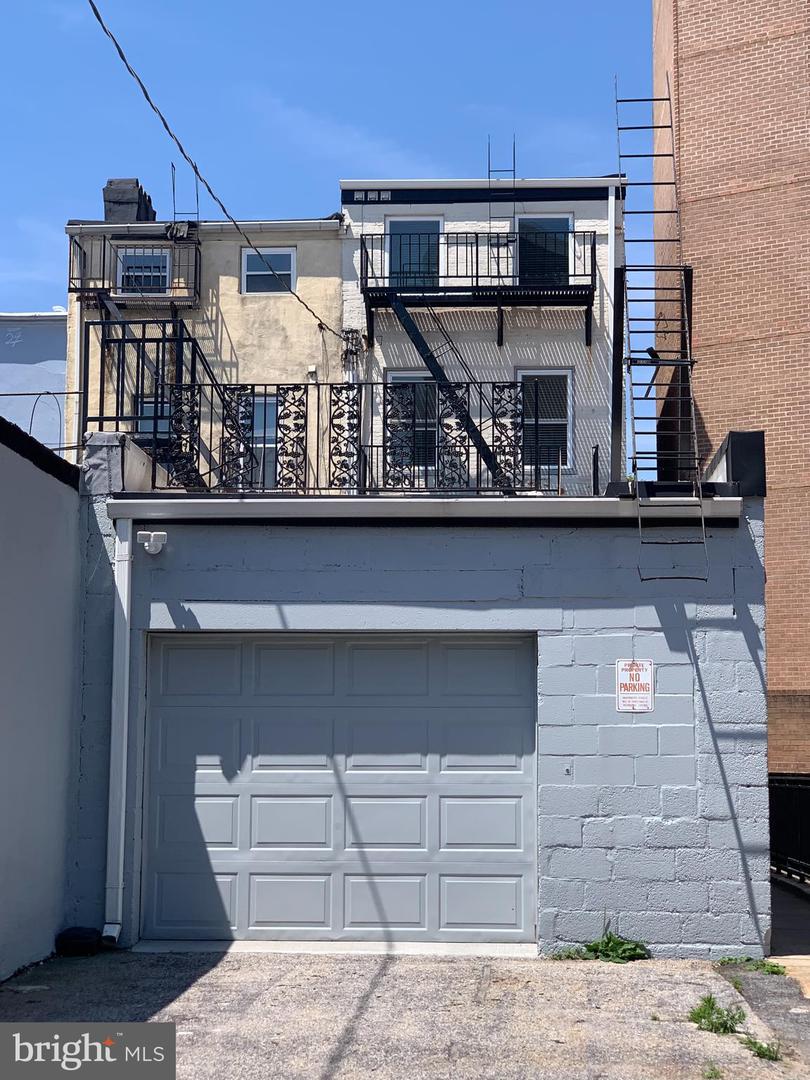 1025 Cathedral St Property Photo 14