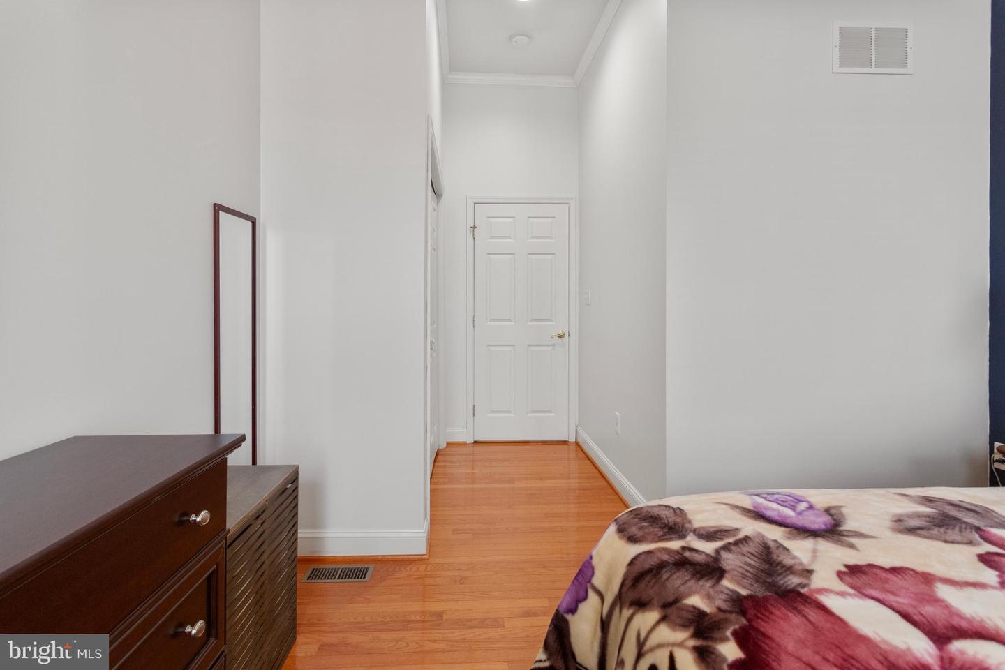 6 Decker Ave Property Photo 15