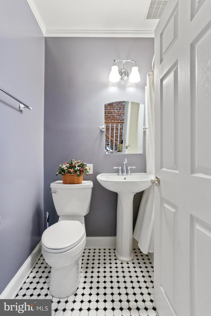 6 Decker Ave Property Photo 20
