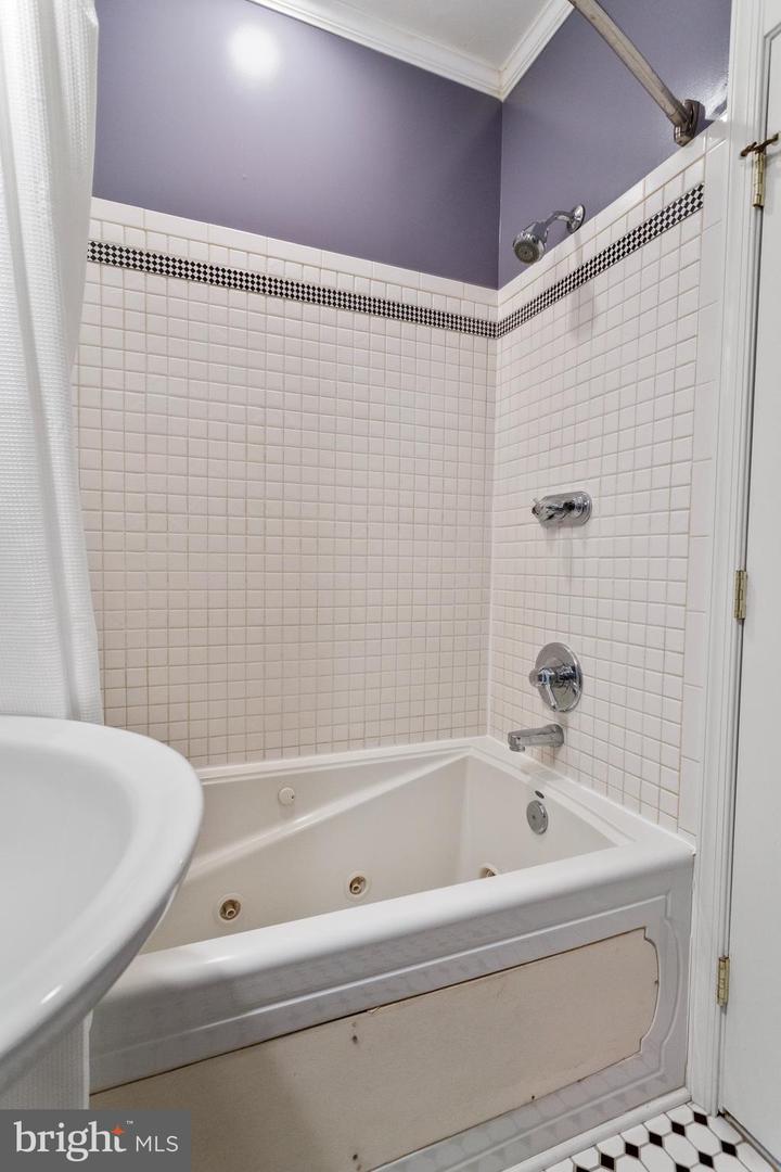 6 Decker Ave Property Photo 21