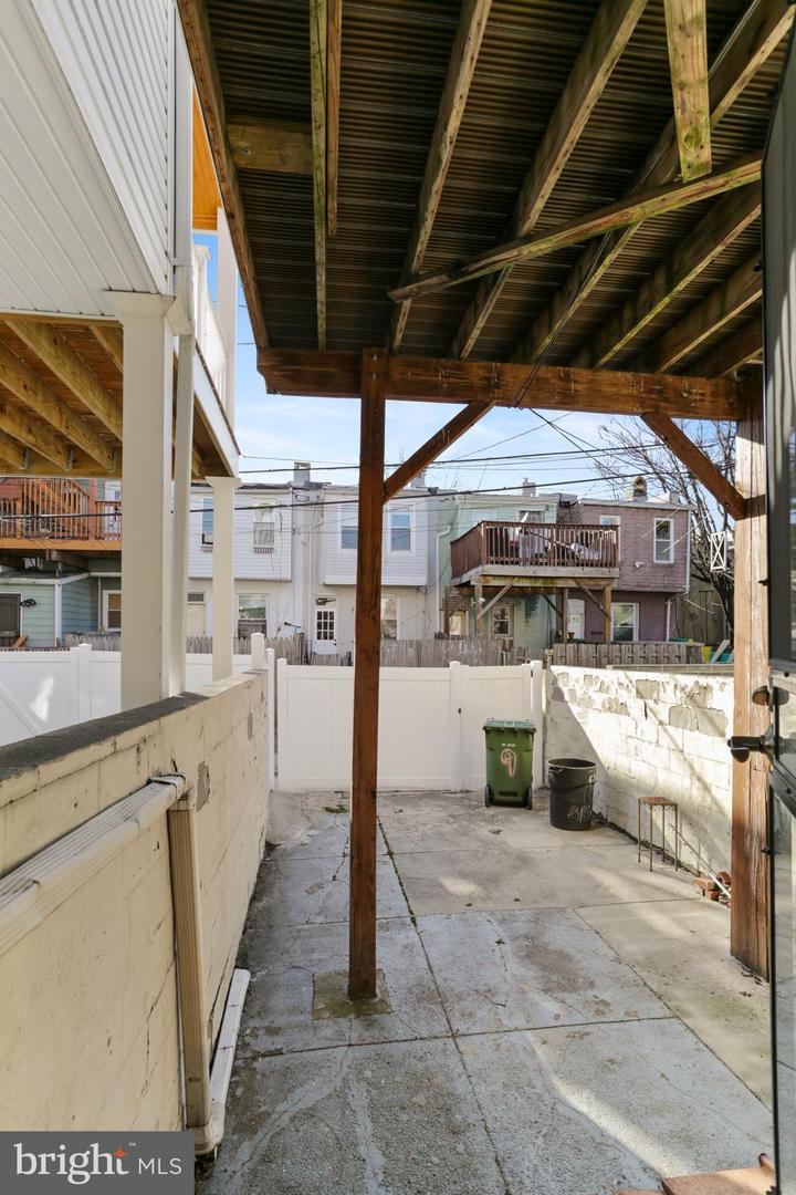 6 Decker Ave Property Photo 26