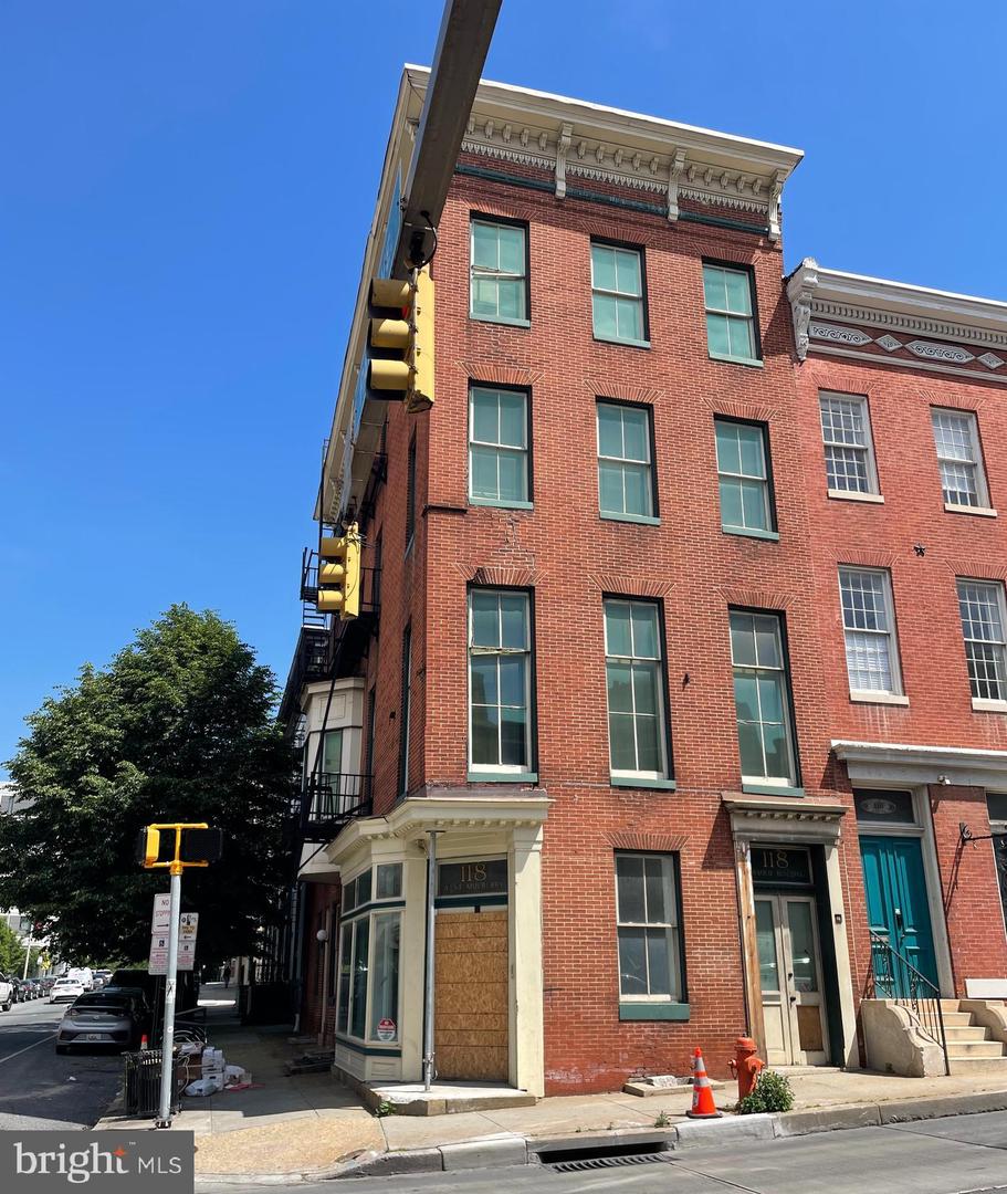 118 W MULBERRY ST Property Photo 1