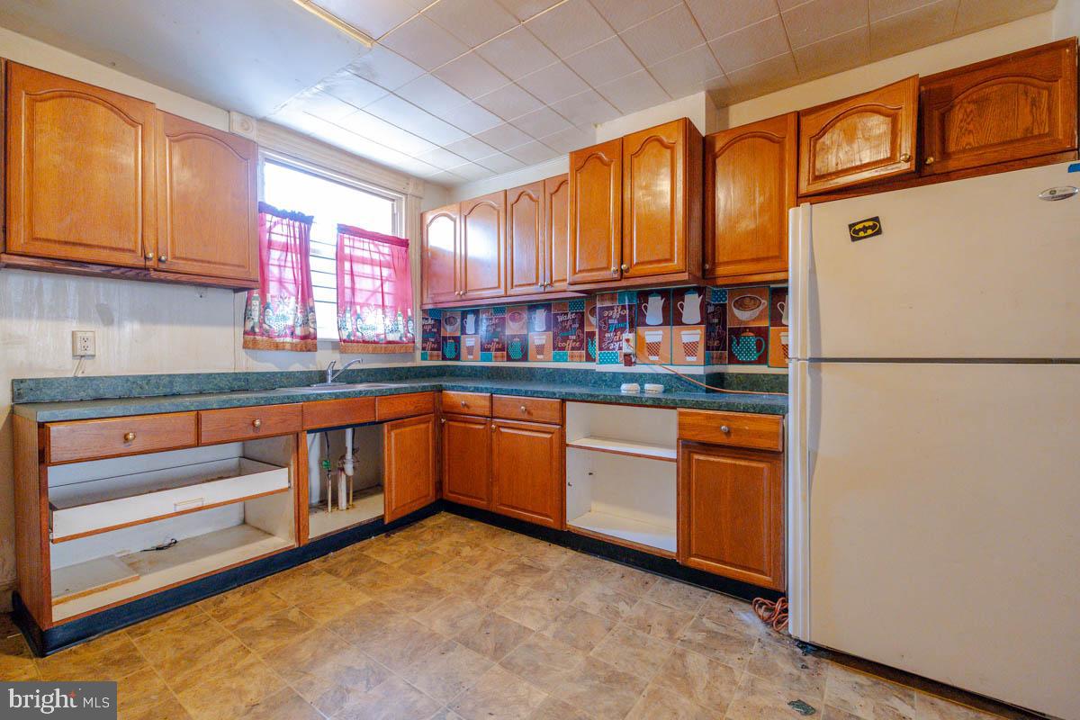 419 Furrow St Property Photo 7