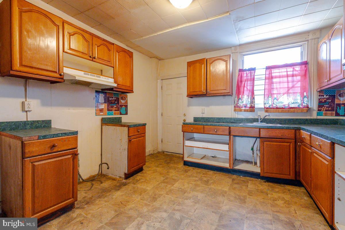 419 Furrow St Property Photo 8
