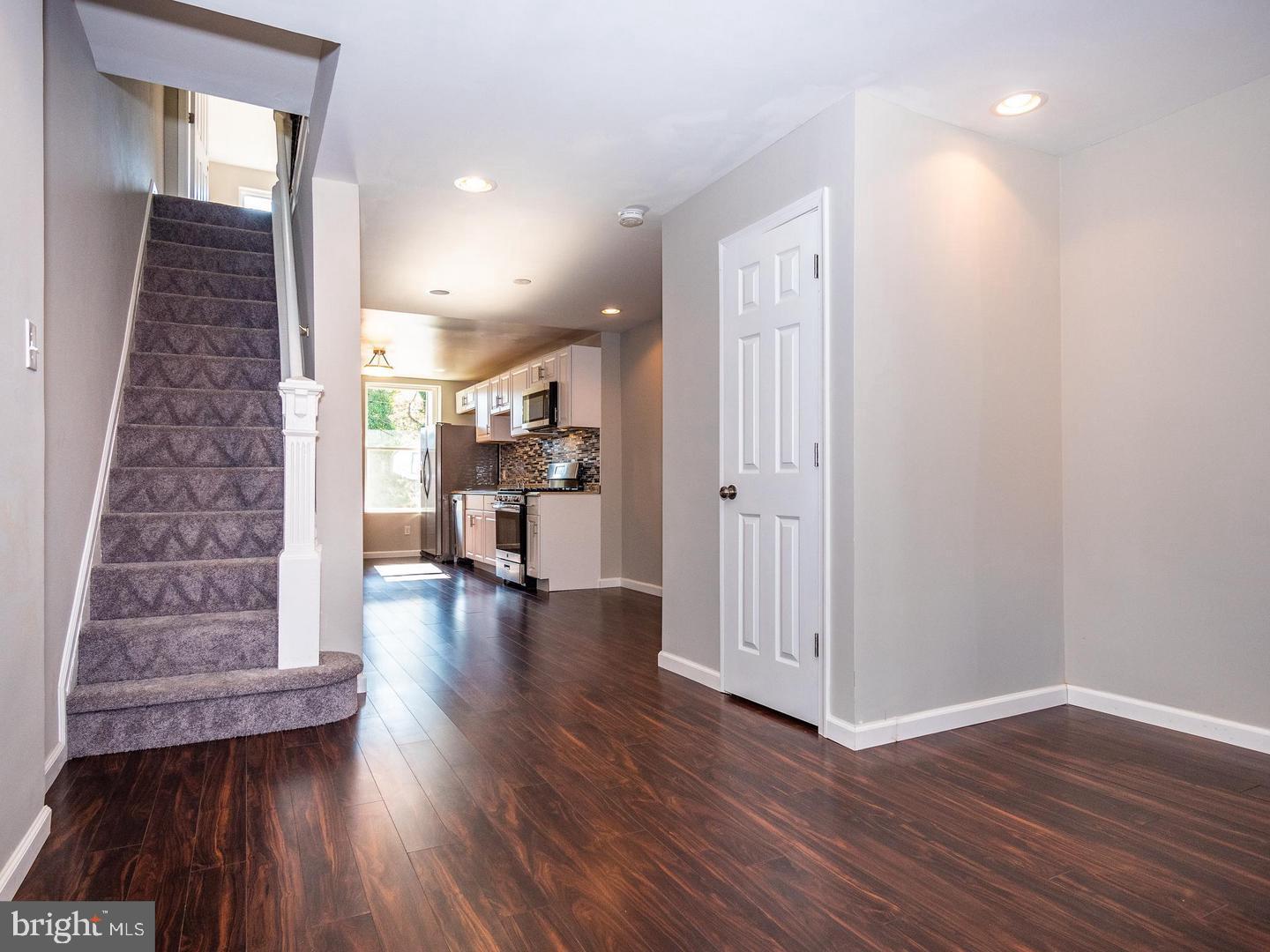 2923 W Lanvale St Property Photo 4