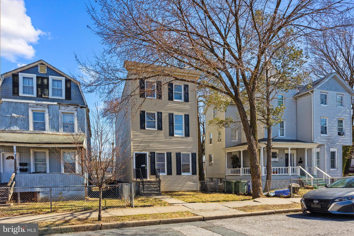 319 S Augusta Ave Property Photo 1